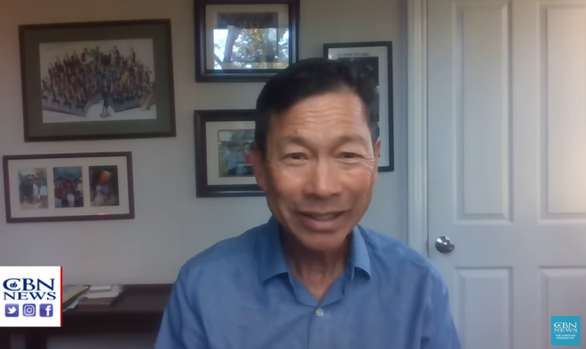 Dr. Vansen Wong trabalhou por décadas como ginecologista em clínicas de aborto. (Captura de tela/CBN News)