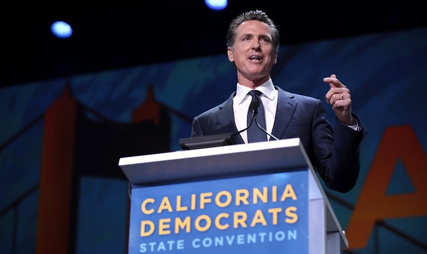 O governador Gavin Newsom fala aos participantes da Convenção Estadual do Partido Democrata da Califórnia de 2019. (Foto: Gage Skidmore/Flickr)