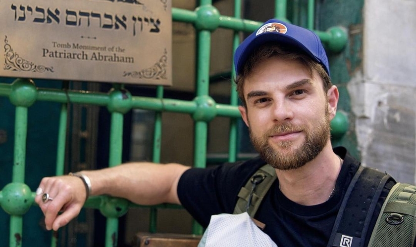 Nathaniel Buzolic está usando sua fama para pregar o Evangelho. (Foto: Instagram/Nathaniel Buzolic).