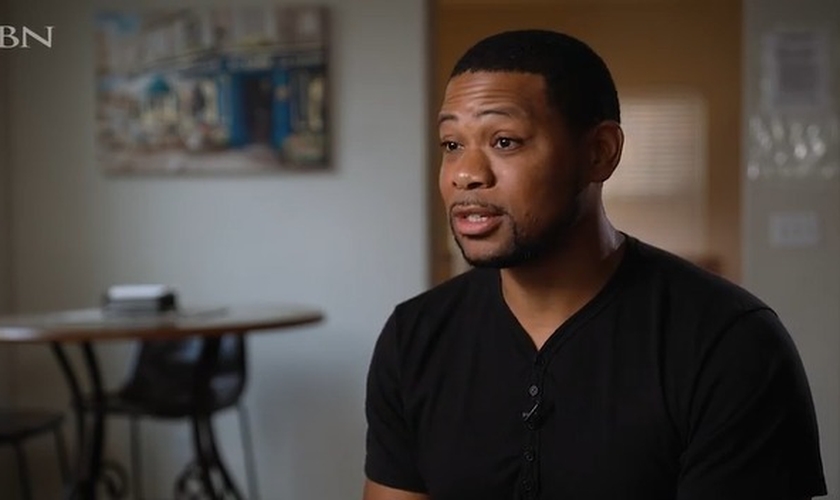 Patrick Seymour: das gangues para se tornar um pastor. (Captura de tela/CBN News)