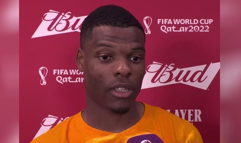 Denzel Dumfries fala sobre seu companheiro de seleção. (Foto: Instagram/FIFA World Cup)