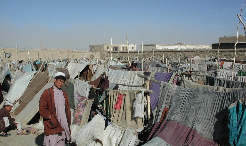 Campo de refugiados para afegãos. (Foto: Portas Abertas)