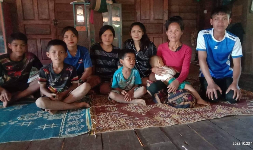 Pastor assassinado deixa esposa e oito filhos. (Foto: Reprodução MNN/Cortesia FARMS International)