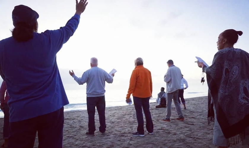 A "Sunrise Prayer Relay” está promovendo uma corrente de oração, ao nascer do sol do dia 1° de janeiro. (Foto: Instagram/Sunrise Prayer Relay).