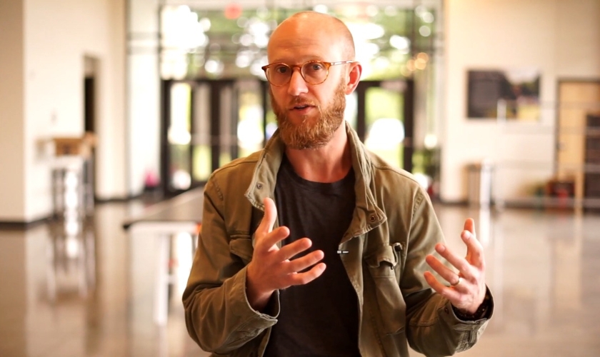 Pastor Brad Larson. (Foto: Captura de tela/YouTube The Door Church)