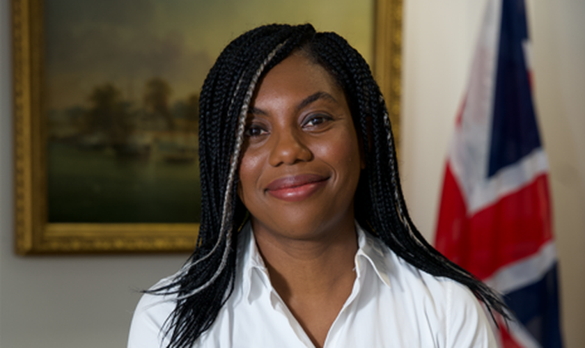 Kemi Badenoch, ministra da Igualdade do Reino Unido. (Foto: Reprodução/Gov.UK)