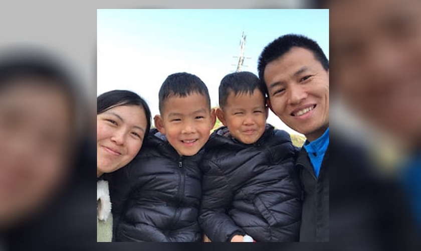 Dai Zhichao e sua família. (Foto: ChinaAid)