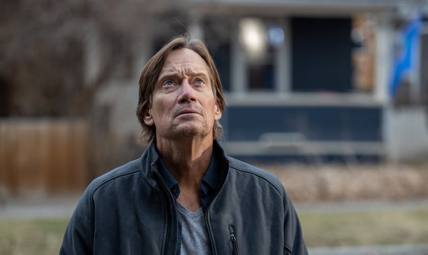 “Deixados Para Trás: O Início do Fim” é estrelado por Kevin Sorbo. (Foto: Divulgação).