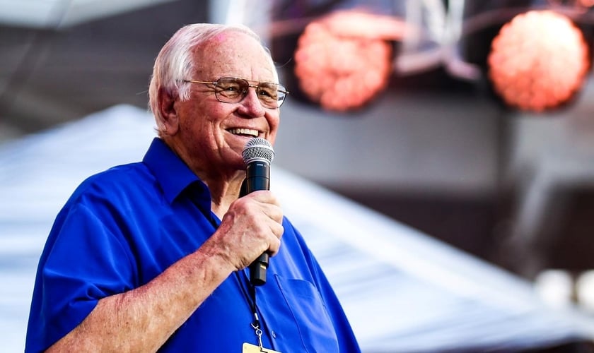 O evangelista Loren Cunningham, de 87 anos, foi diagnosticado com câncer em estágio 4. (Foto: Facebook/YWAM Kona).