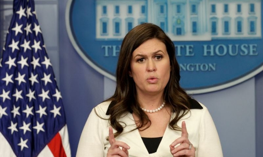 A governadora Sarah Huckabee Sanders assinou a nova lei na terça-feira (21). (Foto: Wikimedia Commons/Yakaha88).