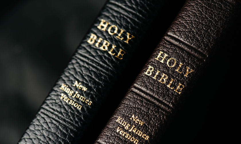 Remoção da Bíblia aconteceu após aprovação da lei de "Materiais Sensíveis nas Escolas". (Foto: Unsplash/CHUTTERSNAP)