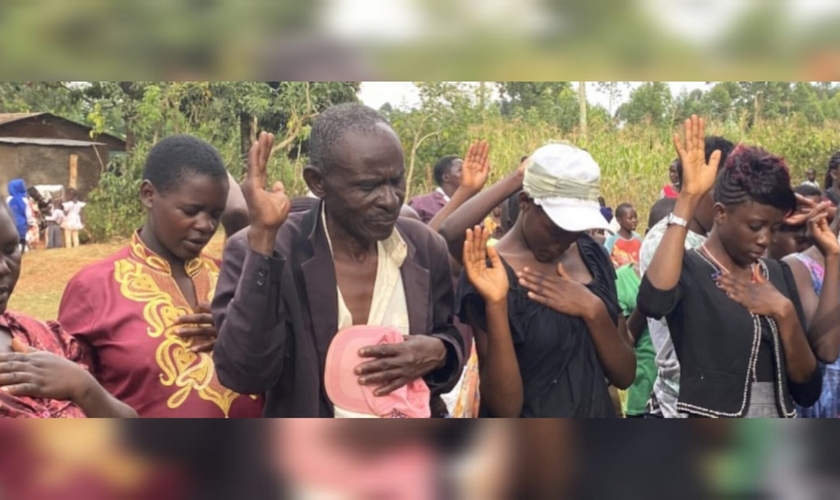 O chefe da aldeia perseguiu os cristãos locais durante 10 anos. (Foto: Christian Aid Mission).