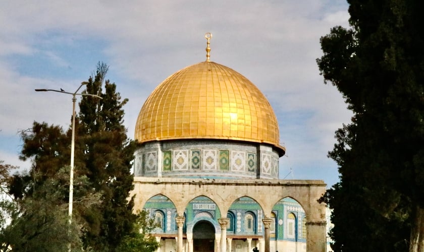 O Monte do Templo é governado por um status quo segundo o qual os muçulmanos podem orar, enquanto os não muçulmanos podem apenas visitar. (Foto: Unsplash/Jorge Fernández Salas)