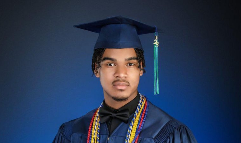 Dennis Barnes, de 16 anos, foi aceito em 125 universidades nos EUA. (Foto: Imagem 1 Fotografia).
