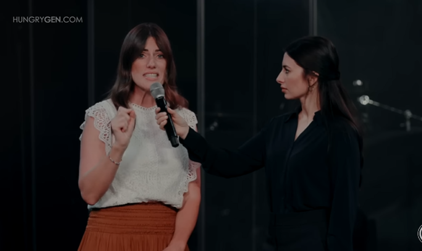 Depois de procurar no ocultismo, Kierra encontrou paz em Cristo. (Foto: Reprodução/YouTube/Hungry Generation).