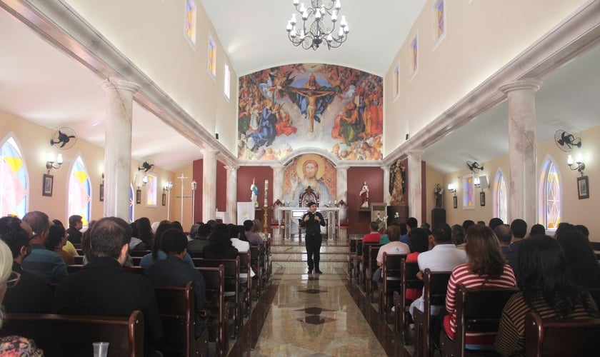 Imagem ilustrativa. Missa realizada na Diocese de Nova Friburgo. (Foto: Reprodução/Facebook/Diocese De Nova Friburgo)