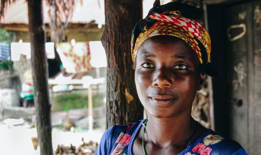 O movimento do braço da mulher foi restaurado pelo poder de Deus. (Foto: Imagem ilustrativa/Unsplash/Joshua Hanson).