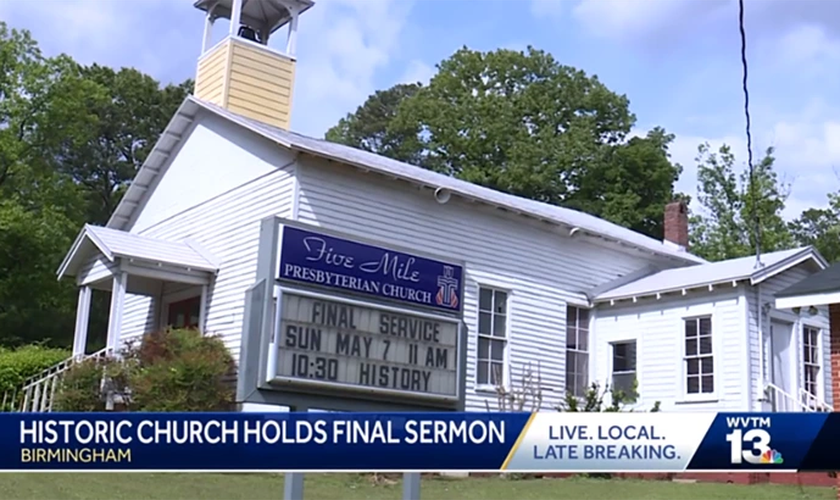 A Igreja Presbiteriana Five Mile fechou suas portas no domingo (7). (Foto: Reprodução/NBC News WVTM).