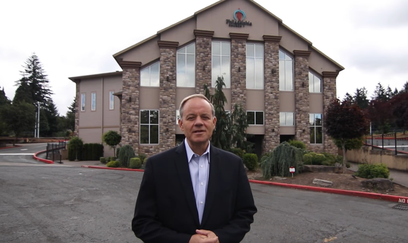 Pastor Vasile Cimpean, líder da Igreja Pentecostal Romena da Filadélfia em Portland. (Captura de tela/YouTube/ Emanuel Church Anaheim)