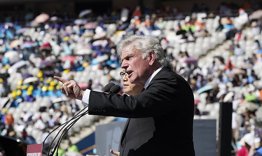 Franklin Graham ministrando a Palavra de Deus. (Foto: Reprodução/BGEA)