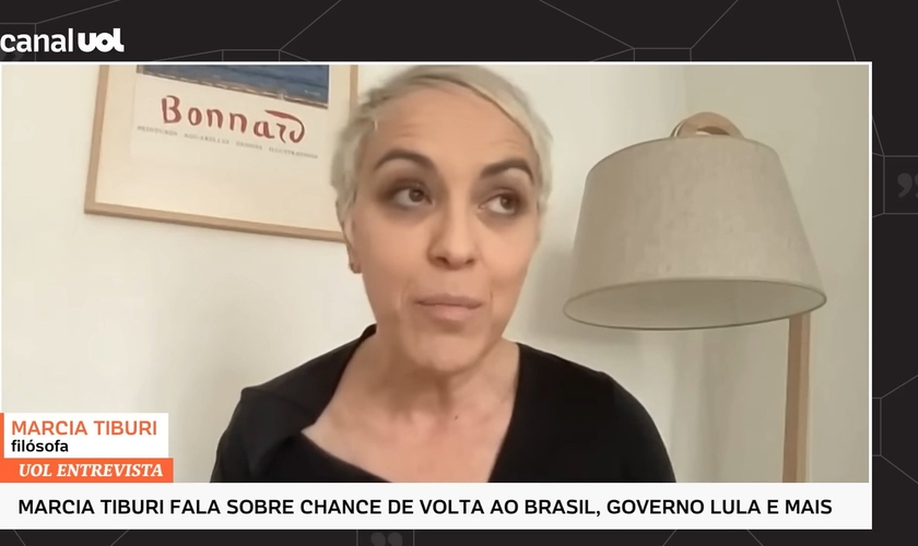 Marcia Tiburi durante entrevista ao UOL. (Captura de tela/YouTube/UOL)