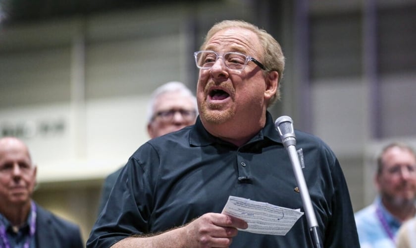 Rick Warren discursou durante a Convenção Batista do Sul. (Foto: Baptist Press/Sonya Singh).