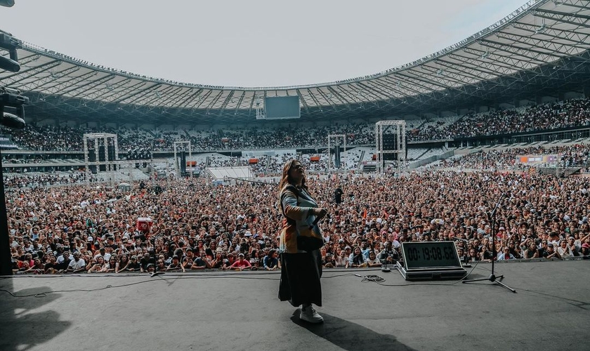 O “Ore Comigo Music Festival” promoveu mais de 12 horas de intercessão e adoração. (Foto: Instagram/Criative Music Oficial).