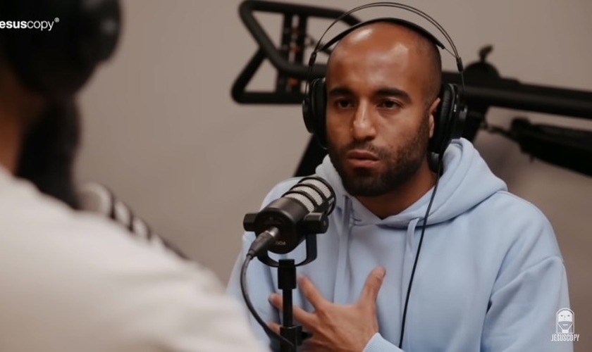 Lucas Moura encontrou Jesus na França. (Foto: Reprodução/YouTube/JesusCopy).