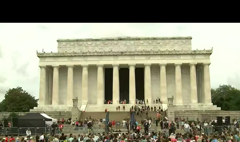 Manifestantes pró-vida na celebração do 1º Life Day, no Lincoln Memorial, em 24 de junho de 2023. (Captura de tela/C-Span)