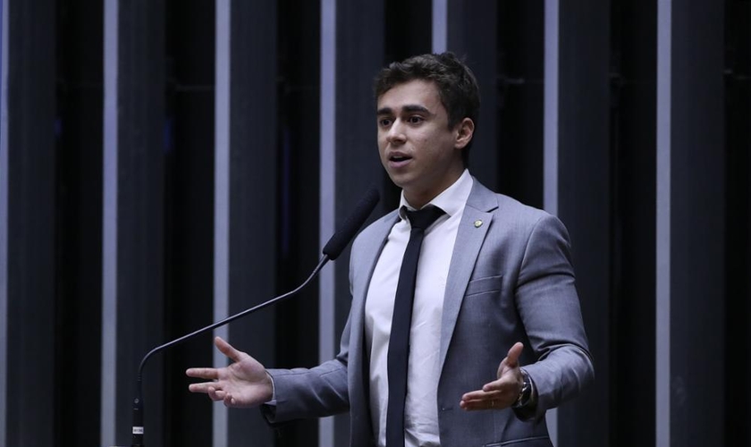 Nikolas Ferreira defendeu o pastor André Valadão. (Foto: Bruno Spada/Câmara dos Deputados).