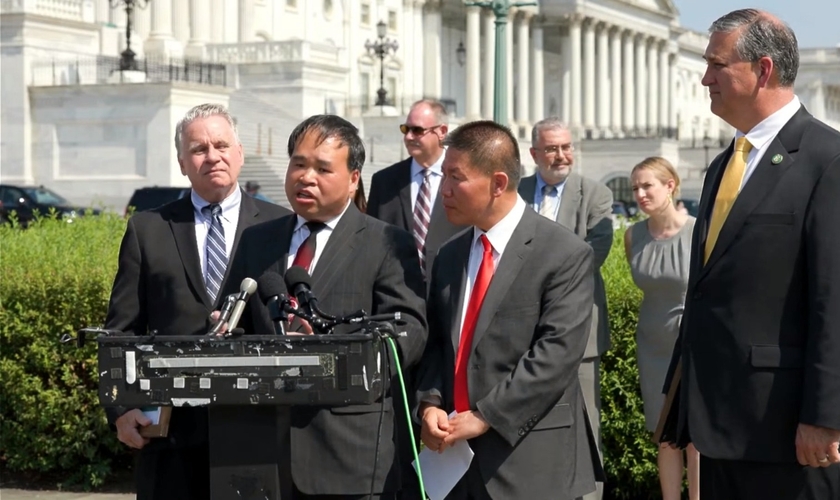 Pastor Pan Yongguang da Igreja Mayflower nos EUA. (Foto: Captura de tela/YouTube USRepChrisSmith)