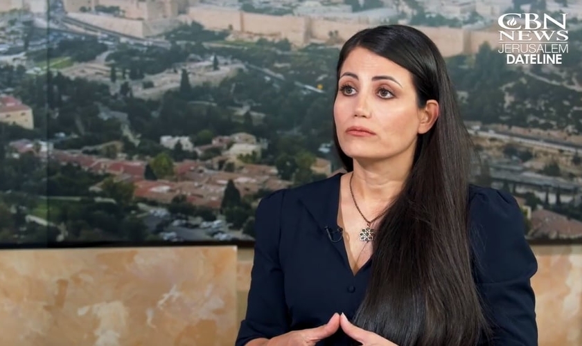 Marziyeh Amirizadeh em entrevista à CBN News. (Foto: Reprodução/CBN News)