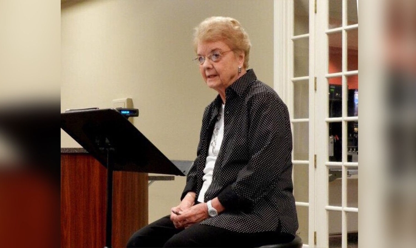 Mary Gellerstedt em sua igreja nos EUA. (Foto: Reprodução/Baptist Press)