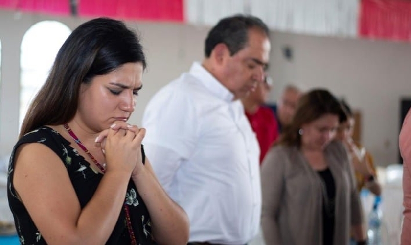 A Bíblia está transformando histórias de jovens no país. (Foto: Reprodução/Bible Society)