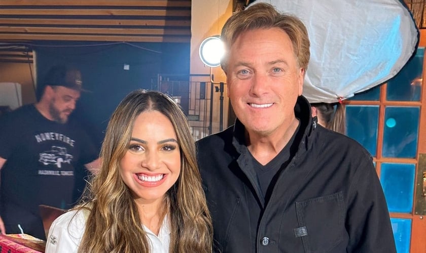 Gabriela Rocha com Michael W. Smith em Nashville. (Foto: Divulgação)