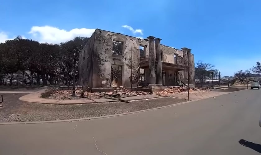 Muitas igrejas também sofreram perdas significativas na tragédia. (Captura de tela/YouTube/ WFAA)