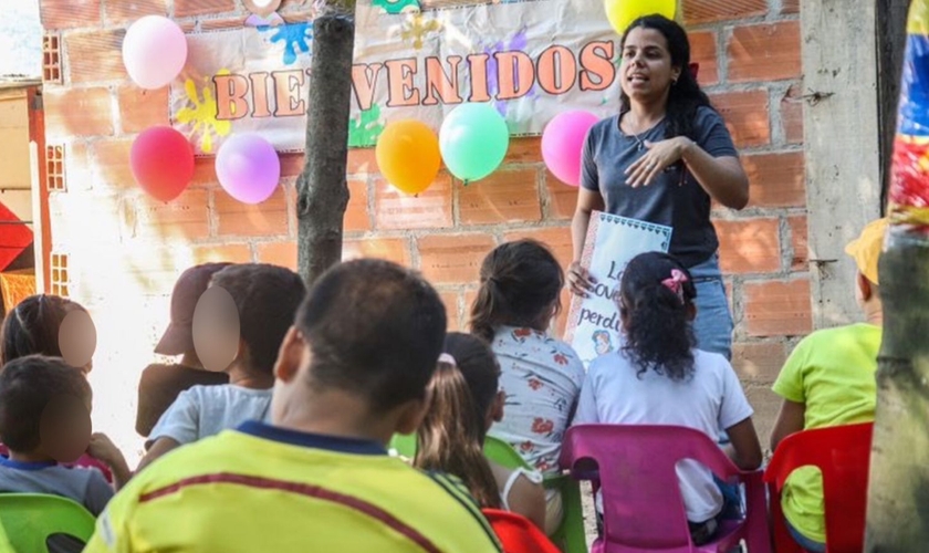 Atividades da missão com as crianças na Colômbia. (Foto: Reprodução/Samaritan's Purse)