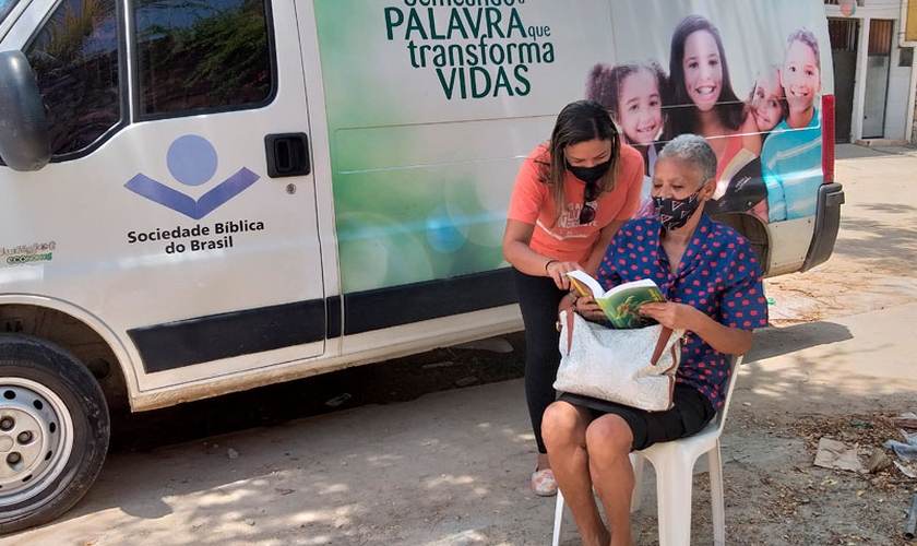 4,8 milhões de Bíblias foram fornecidas no Brasil em 2022. (Foto: Sociedade Bíblica do Brasil).