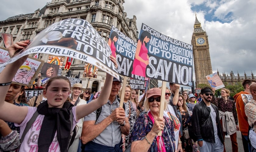 Uma multidão protestou contra o aborto em Londres. (Foto: Facebook/March For Life UK).