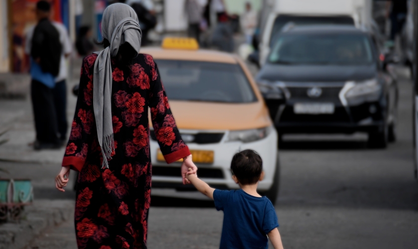 É muito comum ser abandonado pela família por se tornar cristão na Ásia Central. (Foto representativa: Portas Abertas)