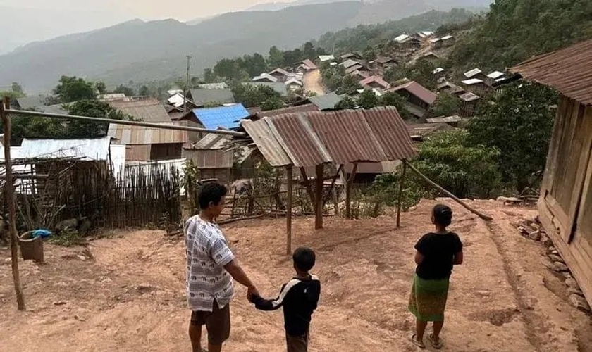 Cristãos no Laos são hostilizados por acreditar em Jesus. (Foto representativa: Portas Abertas)