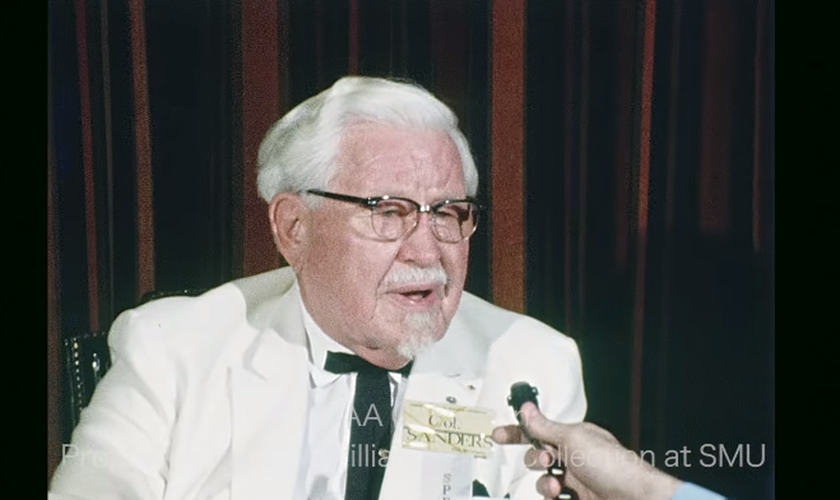 Colonel Sanders aceitou Jesus aos 77 anos. (Foto: Reprodução/YouTube/SMU Jones Film/WFAA).