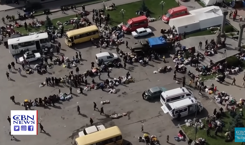 Mais de 100 mil pessoas fugiram para a Armênia. (Foto: Reprodução/YouTube/CBN News).