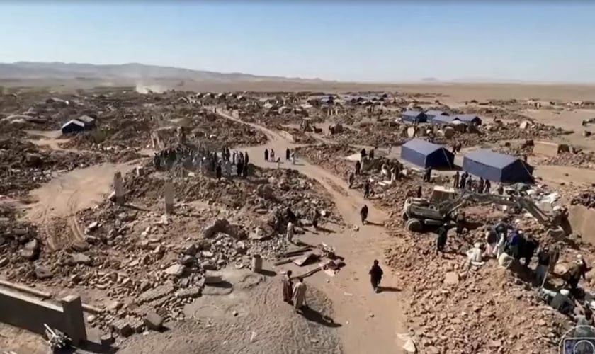 Cenas do Afeganistão após os terremotos. (Captura de tela/Vídeo Jornal Nacional)