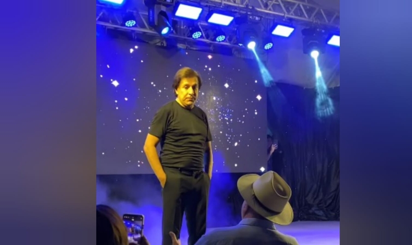 O humorista foi repreendido pelo empresário Assunção de Castro em show em Juazeiro. (Foto: Reprodução/Instagram/Janko Moura).