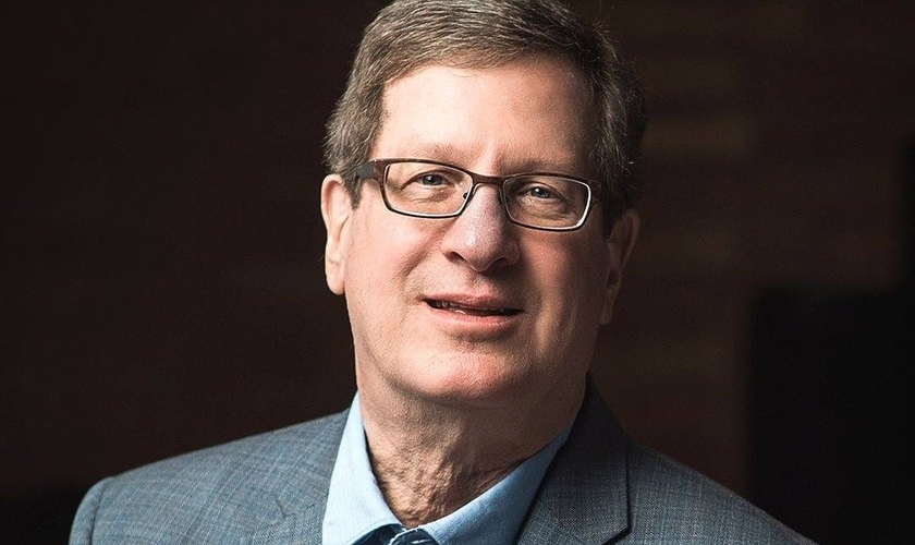 Lee Strobel, autor de “Deus é real?” (Foto: Facebook/Lee Strobel)