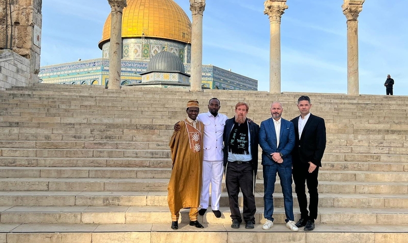 Líderes cristãos visitam o Monte do Templo junto com rabino Yehudah Glick. (Foto: Facebook/Shalom Jerusalem Foundation)