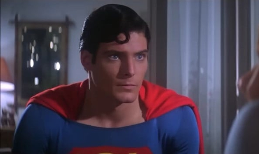 Christopher Reeve interpretando Superman. (Captura de tela/YouTube/HD Film Tributes)