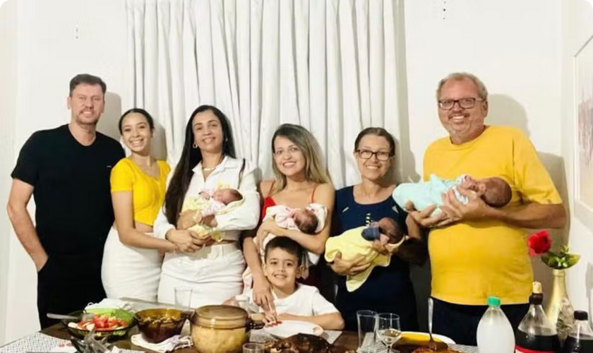 Mãe de quadrigêmeos, Kássia Freitas teve celebração da virada do ano com a família reunida. (Foto: Instagram/Kássia Freitas)