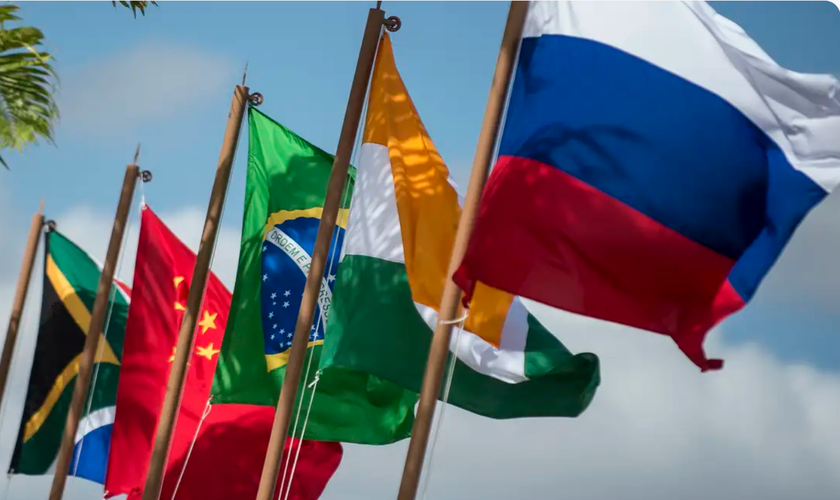 Bandeiras dos 5 países membros inciais do bloco econômico Brics. (Foto: Marcelo Camargo/Agência Brasil)